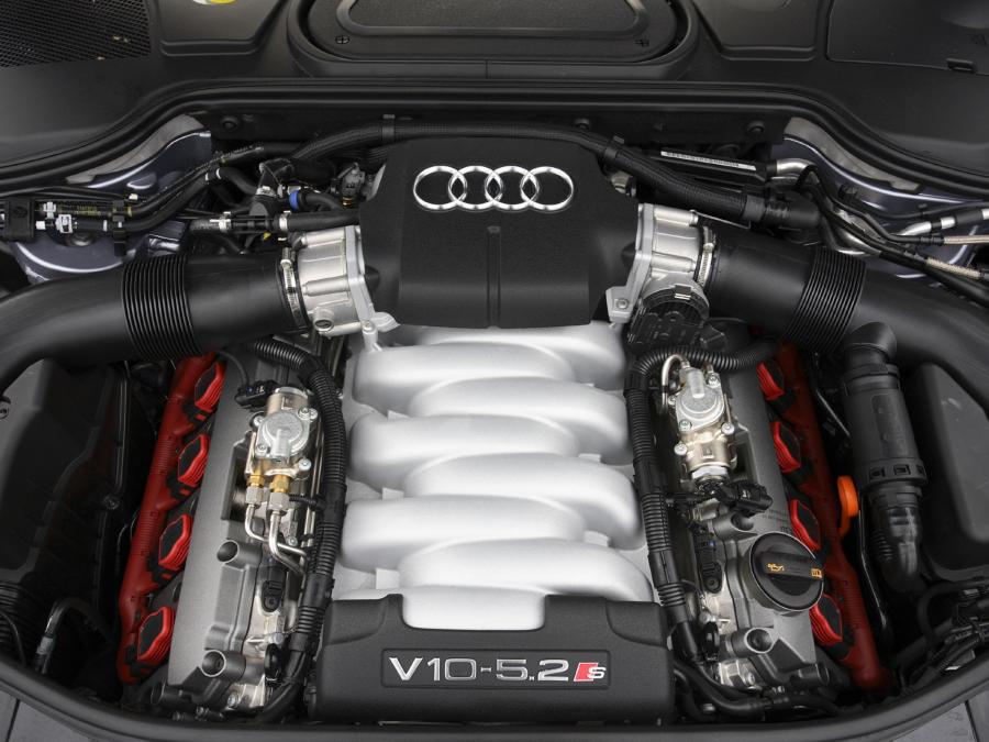 Моторный отсек Audi S8 (D3) 2006 года  (AU) (фото 12 из 12)